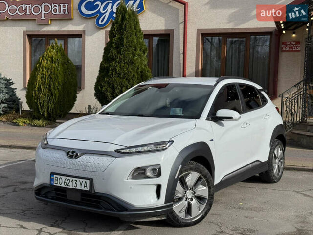 Белый Хендай Kona, объемом двигателя 0 л и пробегом 67 тыс. км за 16350 $, фото 4 на Automoto.ua