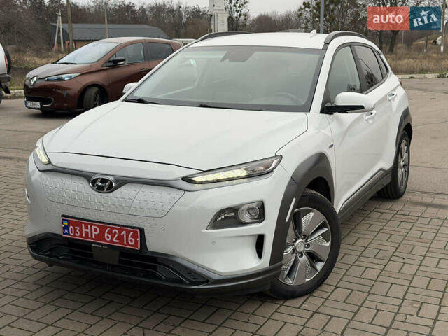 Белый Хендай Kona, объемом двигателя 0 л и пробегом 105 тыс. км за 16800 $, фото 4 на Automoto.ua