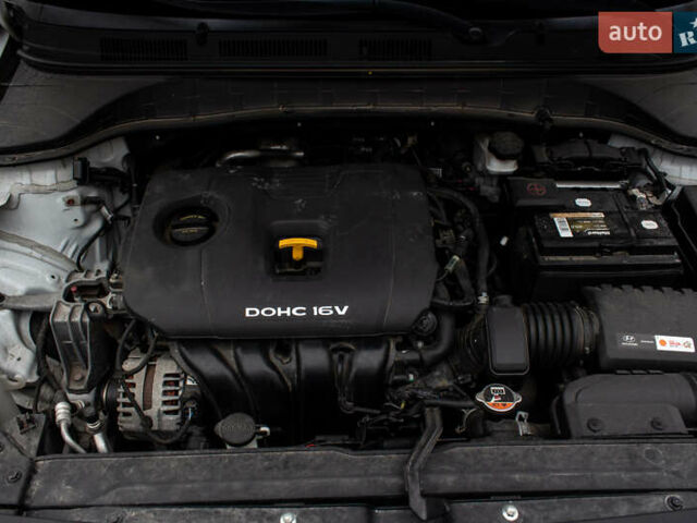 Белый Хендай Kona, объемом двигателя 2 л и пробегом 98 тыс. км за 15200 $, фото 16 на Automoto.ua