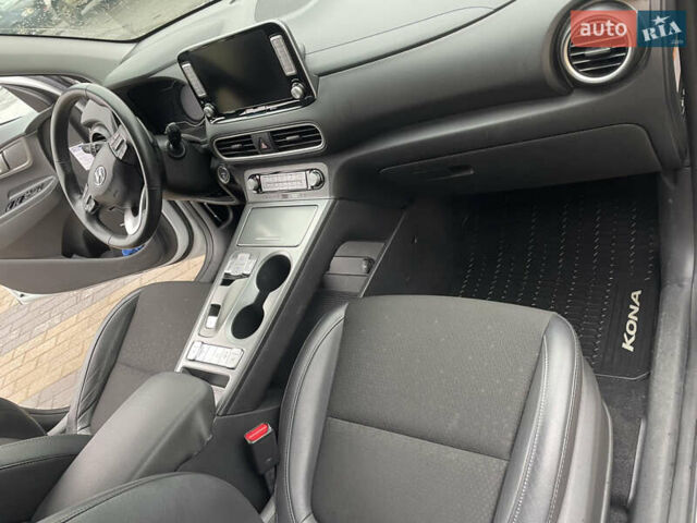 Білий Хендай Kona, об'ємом двигуна 0 л та пробігом 103 тис. км за 16900 $, фото 20 на Automoto.ua