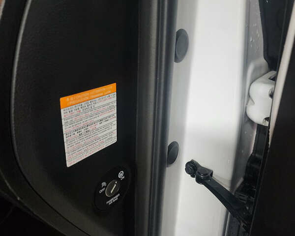 Белый Хендай Kona, объемом двигателя 0 л и пробегом 109 тыс. км за 17900 $, фото 37 на Automoto.ua