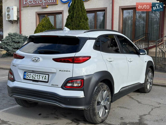Белый Хендай Kona, объемом двигателя 0 л и пробегом 67 тыс. км за 16350 $, фото 23 на Automoto.ua