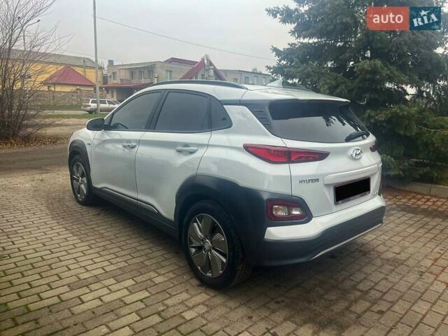 Белый Хендай Kona, объемом двигателя 0 л и пробегом 108 тыс. км за 17950 $, фото 12 на Automoto.ua