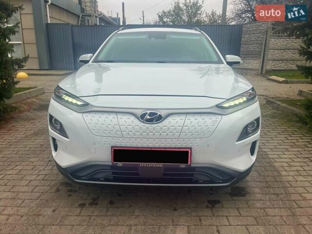 Белый Хендай Kona, объемом двигателя 0 л и пробегом 108 тыс. км за 17950 $, фото 8 на Automoto.ua