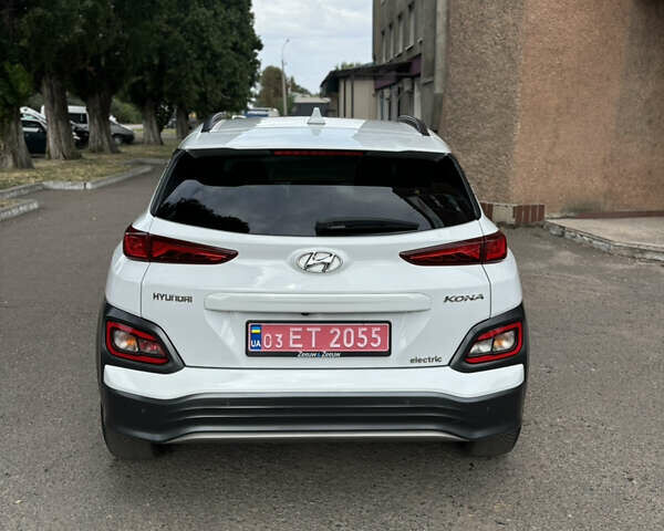 Білий Хендай Kona, об'ємом двигуна 0 л та пробігом 81 тис. км за 15200 $, фото 12 на Automoto.ua