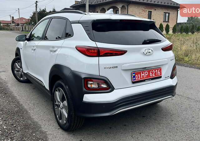 Белый Хендай Kona, объемом двигателя 0 л и пробегом 150 тыс. км за 16500 $, фото 3 на Automoto.ua