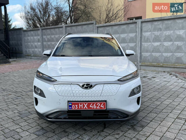 Білий Хендай Kona, об'ємом двигуна 0 л та пробігом 112 тис. км за 16499 $, фото 2 на Automoto.ua
