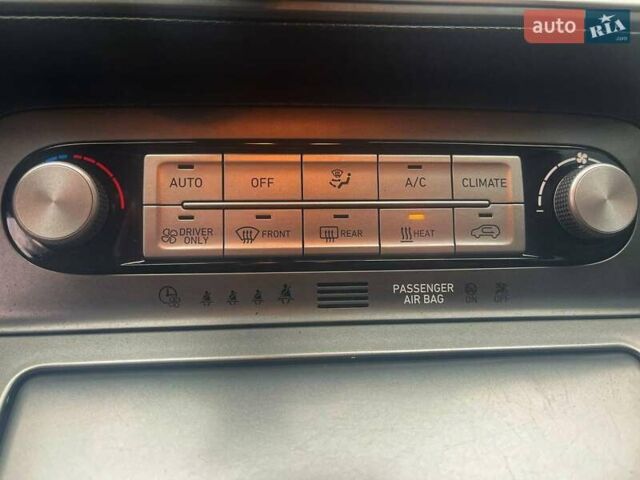 Белый Хендай Kona, объемом двигателя 0 л и пробегом 108 тыс. км за 17950 $, фото 24 на Automoto.ua