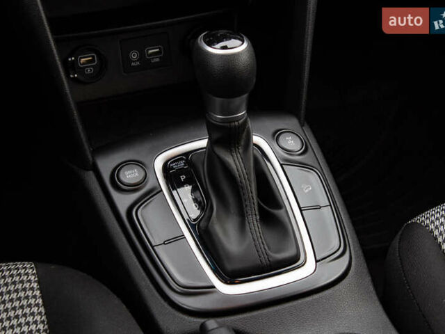 Белый Хендай Kona, объемом двигателя 2 л и пробегом 98 тыс. км за 15200 $, фото 22 на Automoto.ua