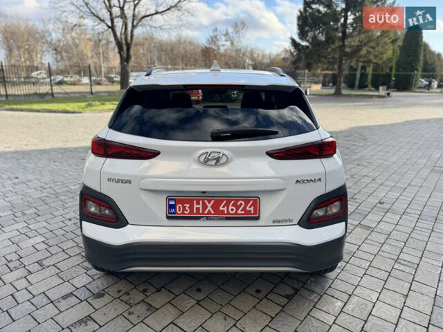 Білий Хендай Kona, об'ємом двигуна 0 л та пробігом 112 тис. км за 16499 $, фото 6 на Automoto.ua