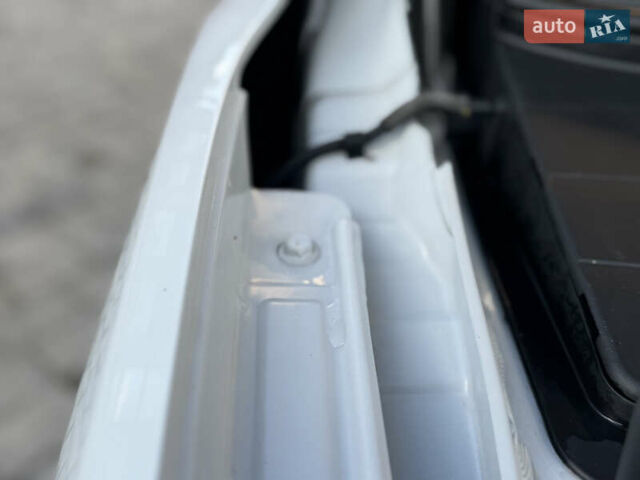 Білий Хендай Kona, об'ємом двигуна 0 л та пробігом 112 тис. км за 16499 $, фото 39 на Automoto.ua