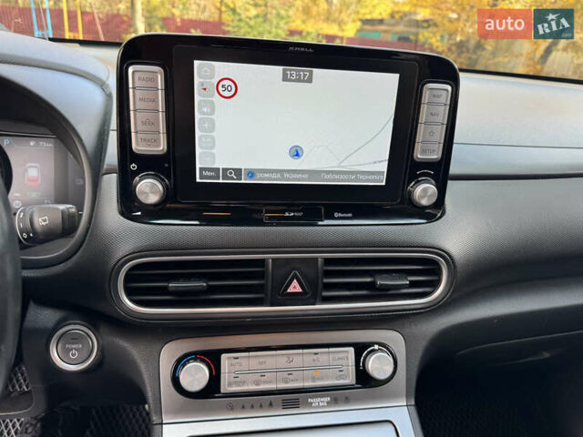 Белый Хендай Kona, объемом двигателя 0 л и пробегом 67 тыс. км за 16350 $, фото 73 на Automoto.ua