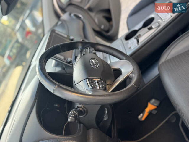 Білий Хендай Kona, об'ємом двигуна 0 л та пробігом 112 тис. км за 16499 $, фото 24 на Automoto.ua