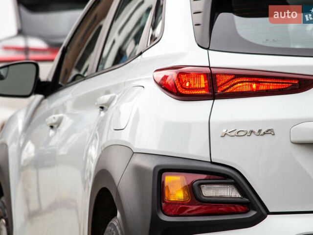Белый Хендай Kona, объемом двигателя 2 л и пробегом 98 тыс. км за 15200 $, фото 12 на Automoto.ua