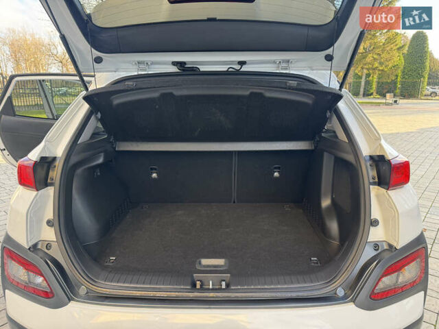 Білий Хендай Kona, об'ємом двигуна 0 л та пробігом 112 тис. км за 16499 $, фото 16 на Automoto.ua