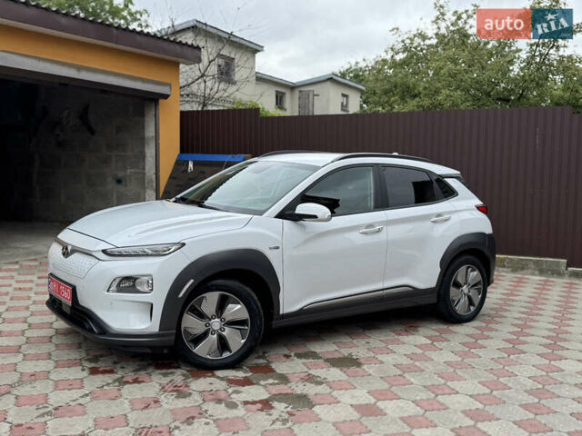 Білий Хендай Kona, об'ємом двигуна 0 л та пробігом 68 тис. км за 14999 $, фото 56 на Automoto.ua
