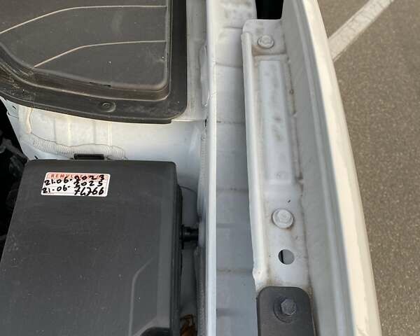 Білий Хендай Kona, об'ємом двигуна 0 л та пробігом 113 тис. км за 18300 $, фото 47 на Automoto.ua