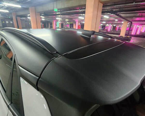 Белый Хендай Kona, объемом двигателя 0 л и пробегом 109 тыс. км за 17900 $, фото 8 на Automoto.ua