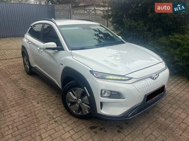Белый Хендай Kona, объемом двигателя 0 л и пробегом 108 тыс. км за 17950 $, фото 7 на Automoto.ua