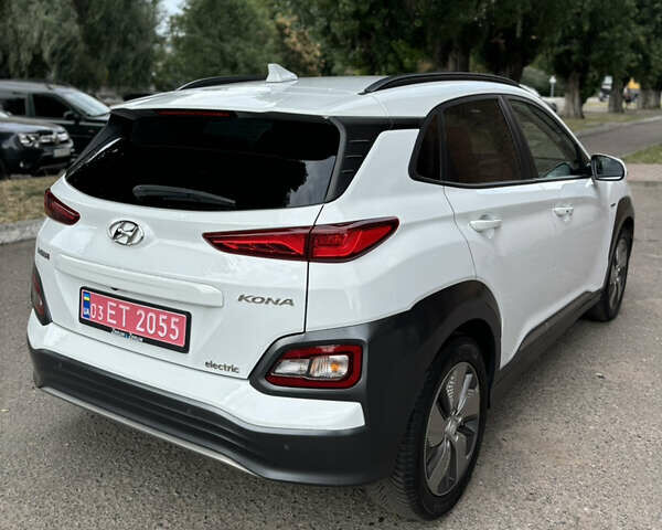 Білий Хендай Kona, об'ємом двигуна 0 л та пробігом 81 тис. км за 15200 $, фото 13 на Automoto.ua