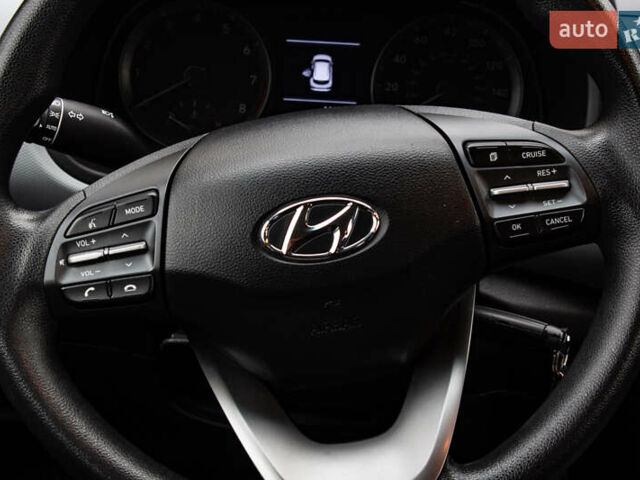 Белый Хендай Kona, объемом двигателя 2 л и пробегом 98 тыс. км за 15200 $, фото 23 на Automoto.ua