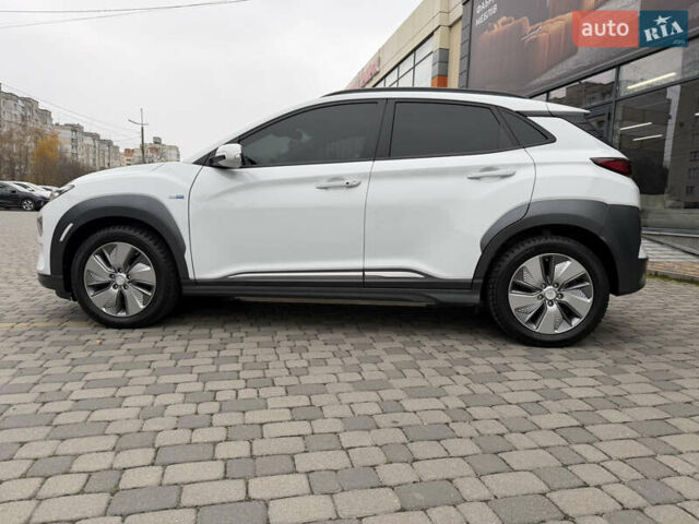 Білий Хендай Kona, об'ємом двигуна 0 л та пробігом 38 тис. км за 18200 $, фото 16 на Automoto.ua
