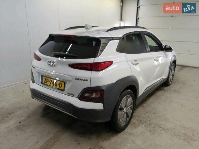 Білий Хендай Kona, об'ємом двигуна 0 л та пробігом 113 тис. км за 18300 $, фото 63 на Automoto.ua
