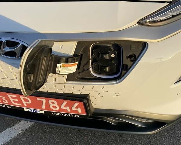 Білий Хендай Kona, об'ємом двигуна 0 л та пробігом 113 тис. км за 18300 $, фото 8 на Automoto.ua