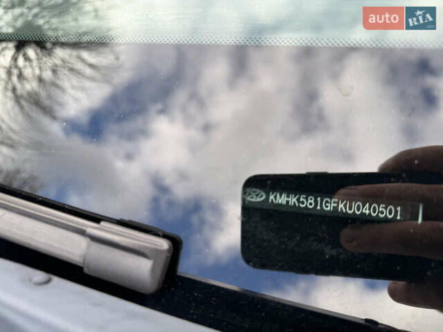 Белый Хендай Kona, объемом двигателя 0 л и пробегом 67 тыс. км за 16350 $, фото 88 на Automoto.ua