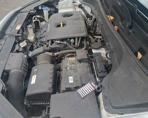 Белый Хендай Kona, объемом двигателя 2 л и пробегом 93 тыс. км за 16250 $, фото 16 на Automoto.ua