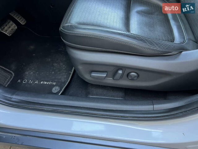 Белый Хендай Kona, объемом двигателя 0 л и пробегом 97 тыс. км за 16800 $, фото 13 на Automoto.ua