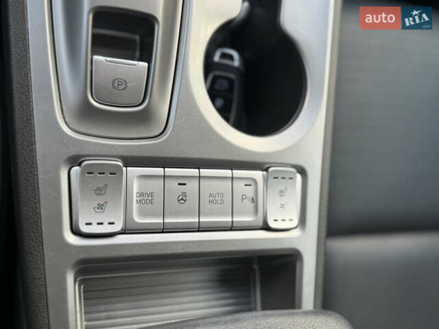 Білий Хендай Kona, об'ємом двигуна 0 л та пробігом 112 тис. км за 16499 $, фото 46 на Automoto.ua