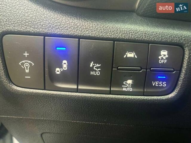 Белый Хендай Kona, объемом двигателя 0 л и пробегом 108 тыс. км за 17950 $, фото 18 на Automoto.ua