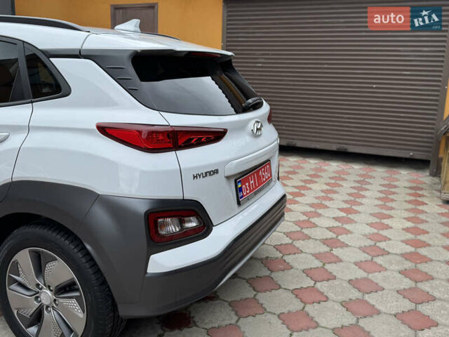 Білий Хендай Kona, об'ємом двигуна 0 л та пробігом 68 тис. км за 14999 $, фото 47 на Automoto.ua