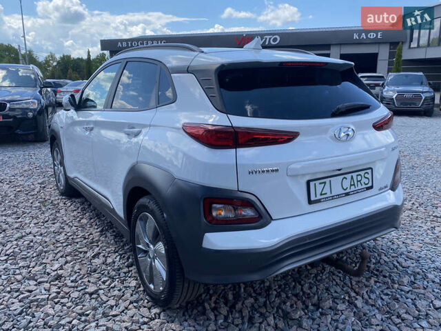Белый Хендай Kona, объемом двигателя 0 л и пробегом 112 тыс. км за 17900 $, фото 7 на Automoto.ua