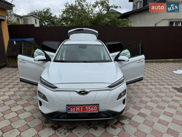 Білий Хендай Kona, об'ємом двигуна 0 л та пробігом 68 тис. км за 14999 $, фото 23 на Automoto.ua