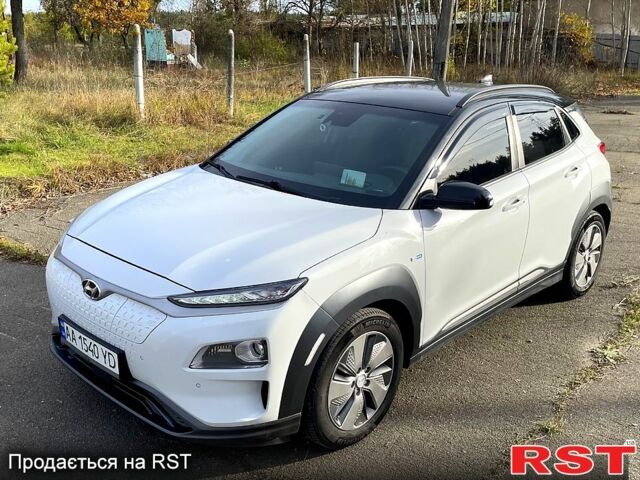 Білий Хендай Kona, об'ємом двигуна 0 л та пробігом 98 тис. км за 16500 $, фото 1 на Automoto.ua