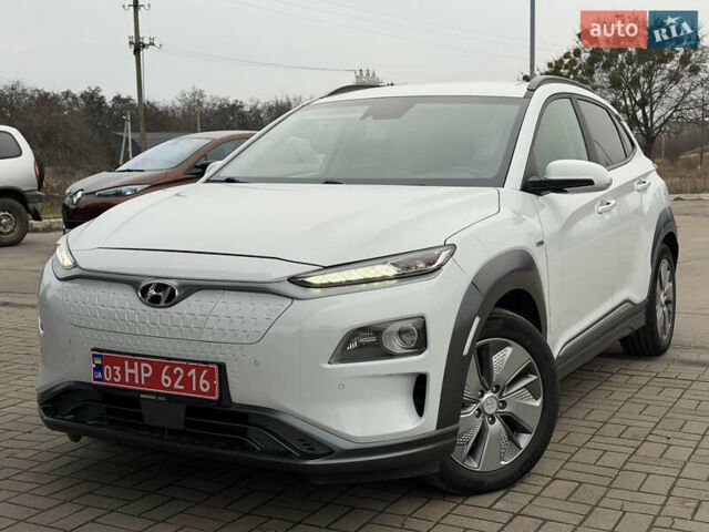 Белый Хендай Kona, объемом двигателя 0 л и пробегом 105 тыс. км за 16800 $, фото 7 на Automoto.ua