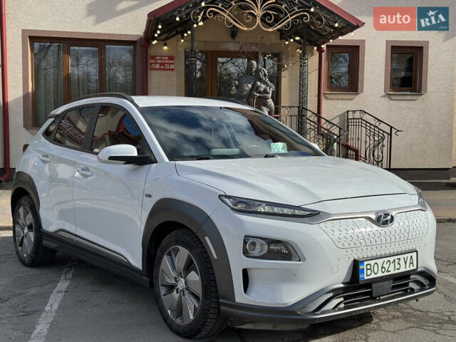 Белый Хендай Kona, объемом двигателя 0 л и пробегом 67 тыс. км за 16350 $, фото 19 на Automoto.ua