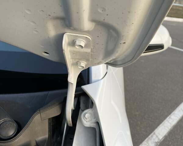 Білий Хендай Kona, об'ємом двигуна 0 л та пробігом 113 тис. км за 18300 $, фото 46 на Automoto.ua