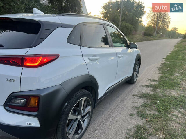 Білий Хендай Kona, об'ємом двигуна 1.59 л та пробігом 22 тис. км за 18500 $, фото 4 на Automoto.ua