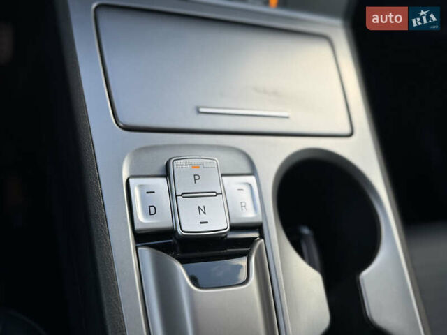 Білий Хендай Kona, об'ємом двигуна 0 л та пробігом 112 тис. км за 16499 $, фото 47 на Automoto.ua