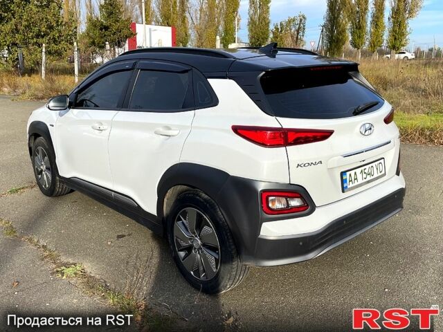 Білий Хендай Kona, об'ємом двигуна 0 л та пробігом 98 тис. км за 16500 $, фото 4 на Automoto.ua