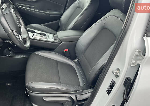 Белый Хендай Kona, объемом двигателя 0 л и пробегом 150 тыс. км за 16500 $, фото 9 на Automoto.ua