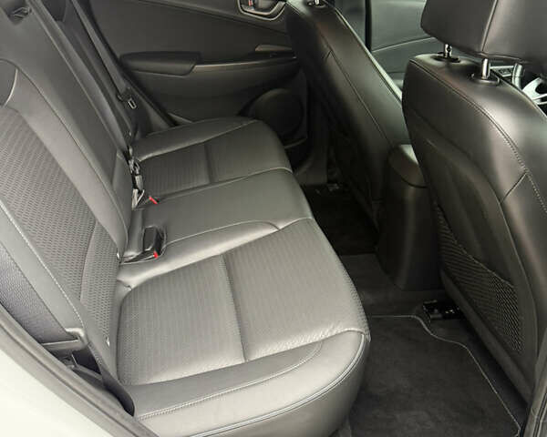 Білий Хендай Kona, об'ємом двигуна 0 л та пробігом 38 тис. км за 18200 $, фото 39 на Automoto.ua