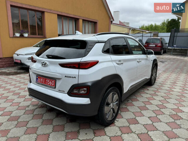 Білий Хендай Kona, об'ємом двигуна 0 л та пробігом 68 тис. км за 14999 $, фото 5 на Automoto.ua