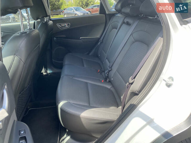 Белый Хендай Kona, объемом двигателя 0 л и пробегом 112 тыс. км за 17900 $, фото 23 на Automoto.ua