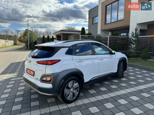 Белый Хендай Kona, объемом двигателя 0 л и пробегом 108 тыс. км за 16700 $, фото 10 на Automoto.ua