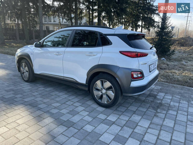 Білий Хендай Kona, об'ємом двигуна 0 л та пробігом 103 тис. км за 16900 $, фото 12 на Automoto.ua