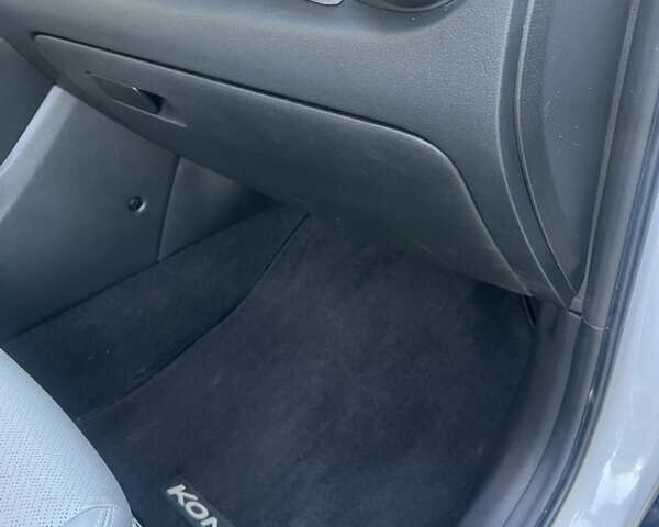 Білий Хендай Kona, об'ємом двигуна 1.59 л та пробігом 22 тис. км за 18500 $, фото 8 на Automoto.ua